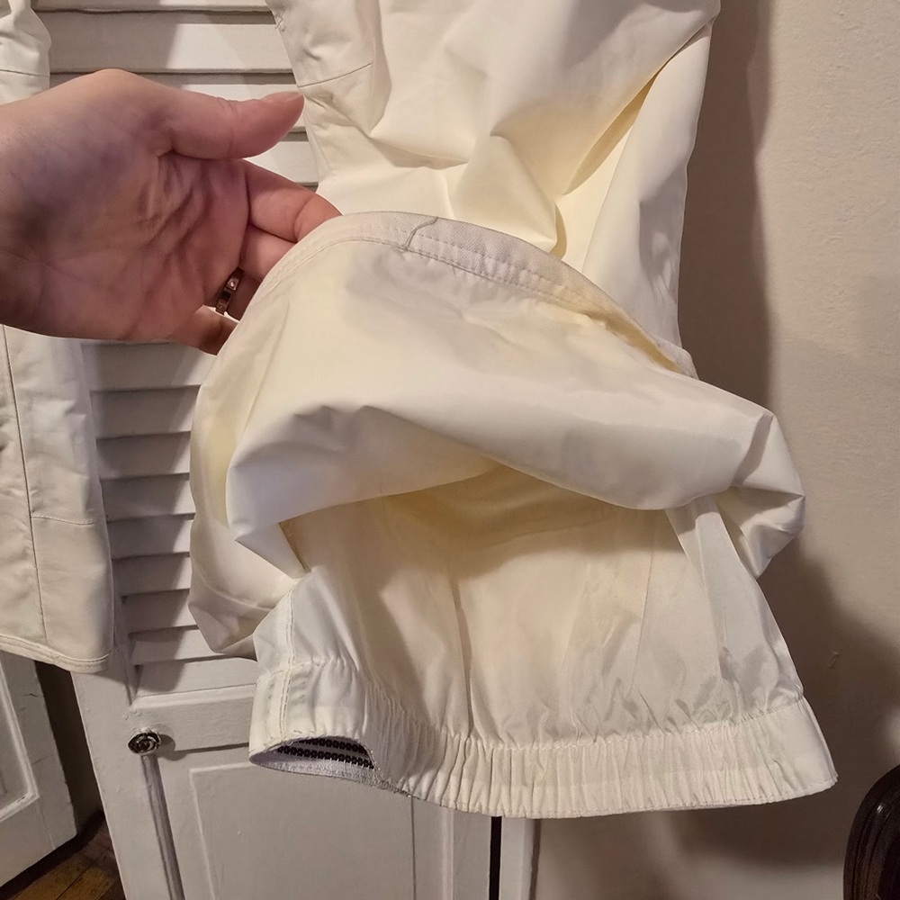 The North Face Women's Cream Snow Pants - Picture 5 of 11